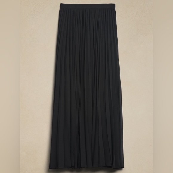 NWT! Banana Republic Black Malia Pleated Maxi Skirt - Size 0 Petite 🦩 - Picture 4 of 4
